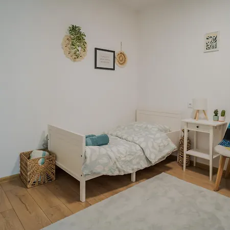 Апартаменты And Peaches Sunny 2br *